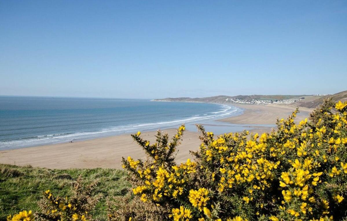 Clifton Court Apt 16 With Indoor Heated Pool & Sea Views Apartment Croyde Exterior photo