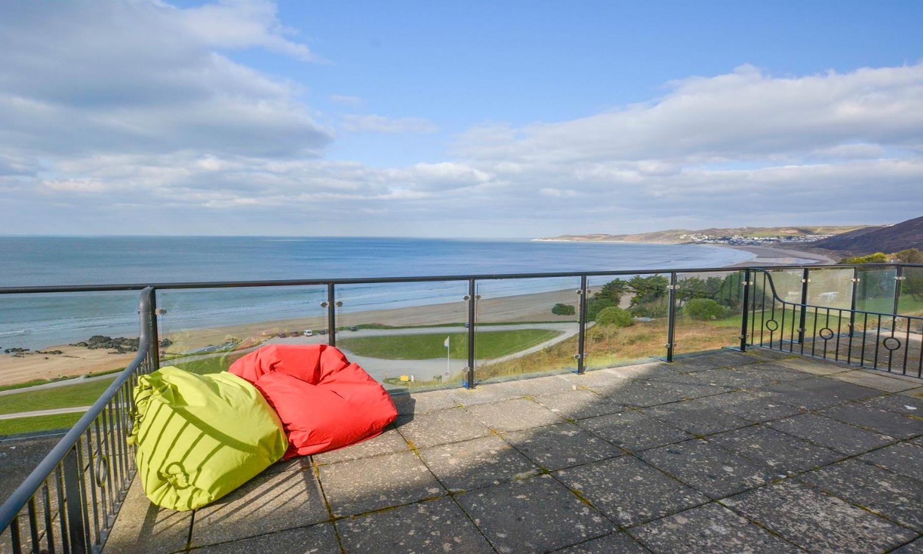 Clifton Court Apt 16 With Indoor Heated Pool & Sea Views Apartment Croyde Exterior photo